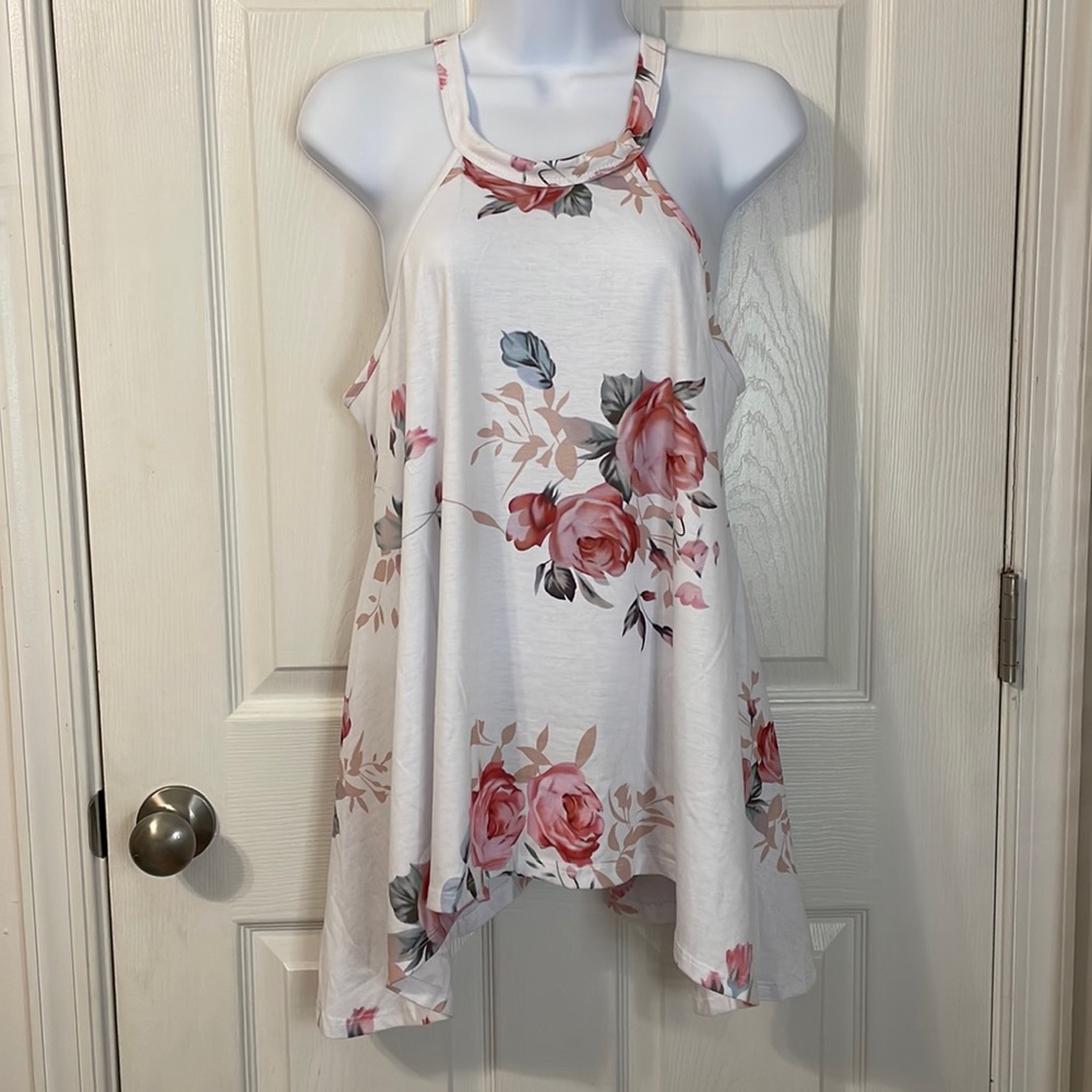 Women’s floral tank NWOT